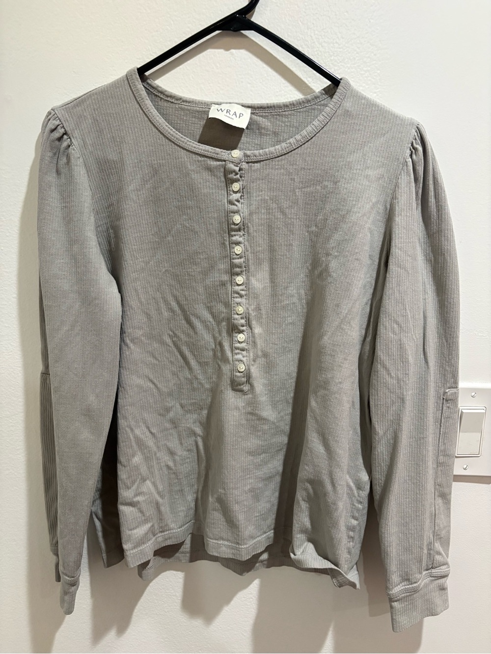Wrap London Long Sleeve Button Henley Top in Light Gray US size 10